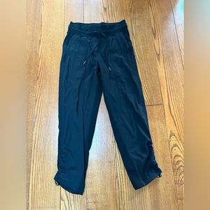 Lululemon- Dance Studio Mid-Rise Cropped Pant. Black, Size 4.